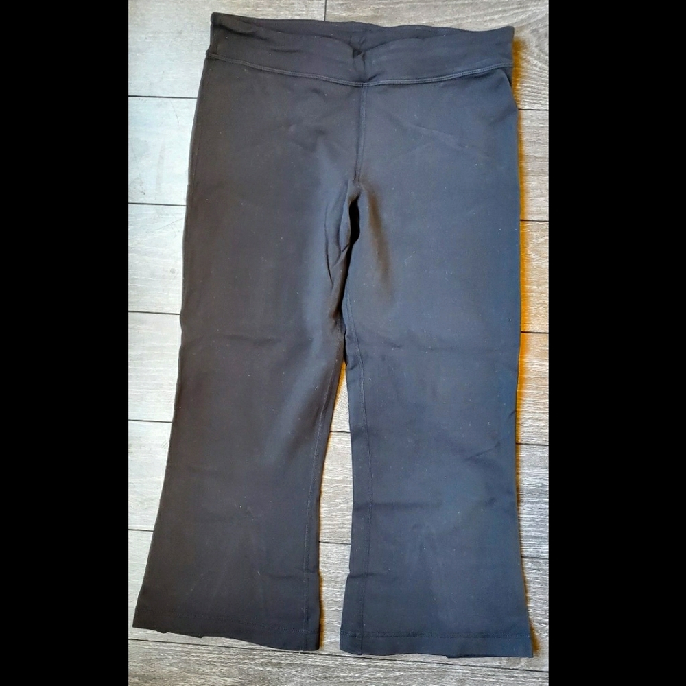 Lululemon Black Crop Capris 6
